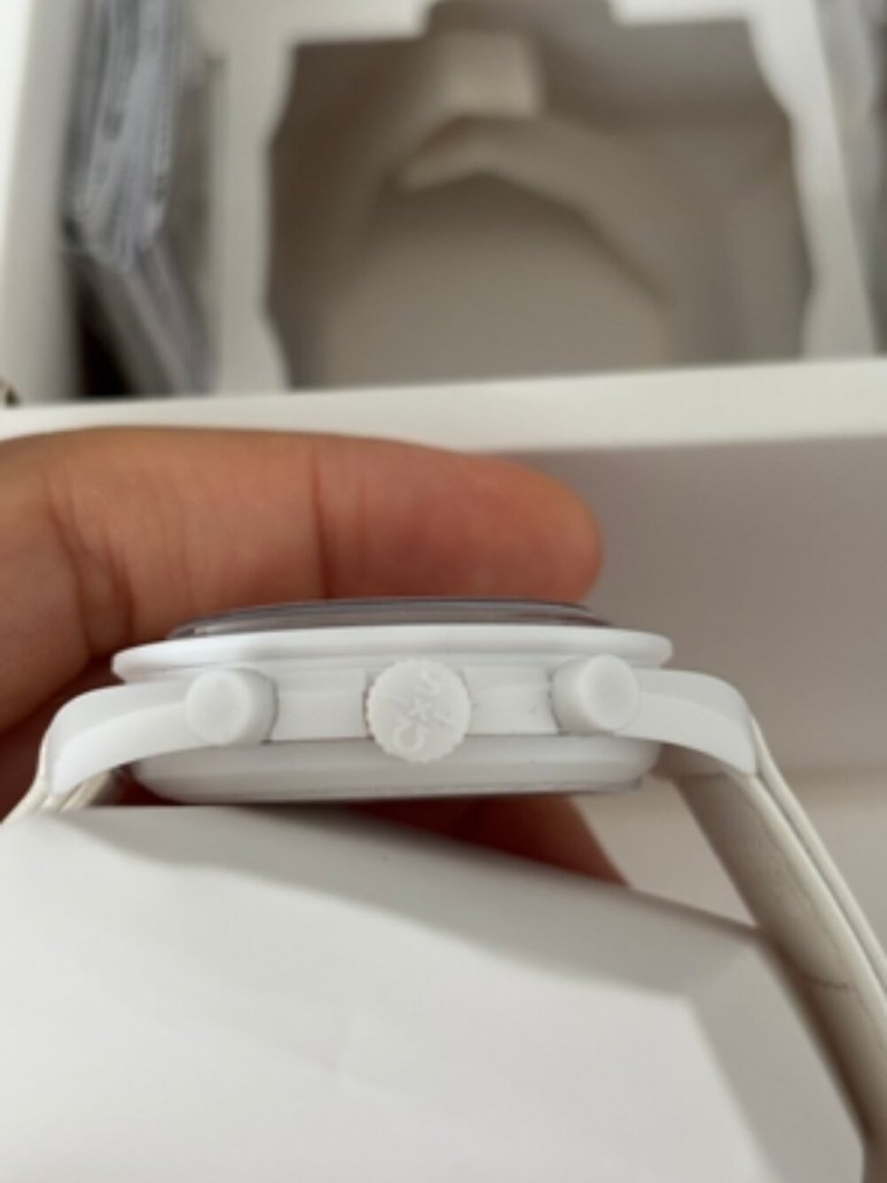 🎨OMEGA 🎨 fashionable white battery watch - Picture 7 of 8